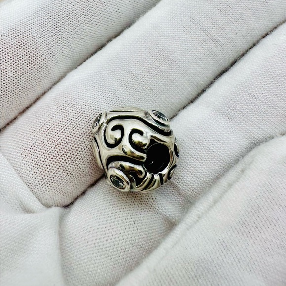 EUC Pandora 790869CZ Sterling Silver Large Day Dream Charm w/ Clear Zirconia - Picture 9 of 13